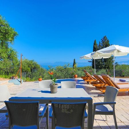 Villa Chrisdina Nymfai エクステリア 写真