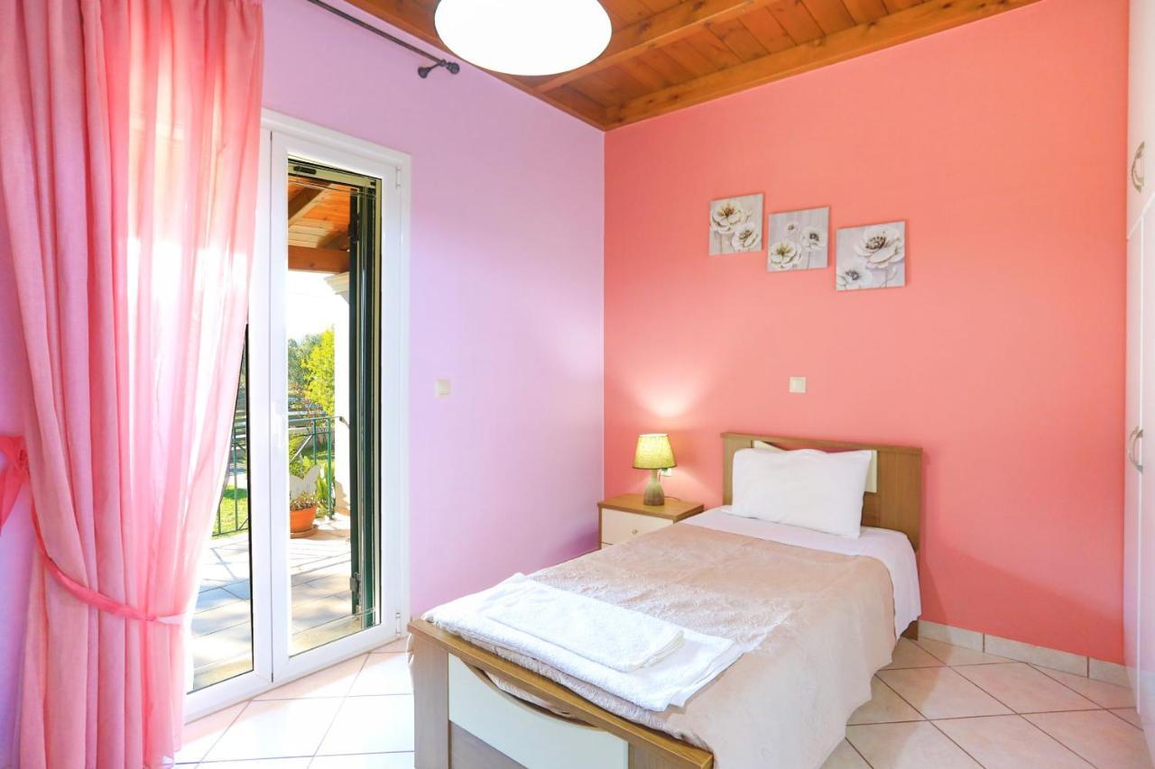 Villa Chrisdina Nymfai エクステリア 写真