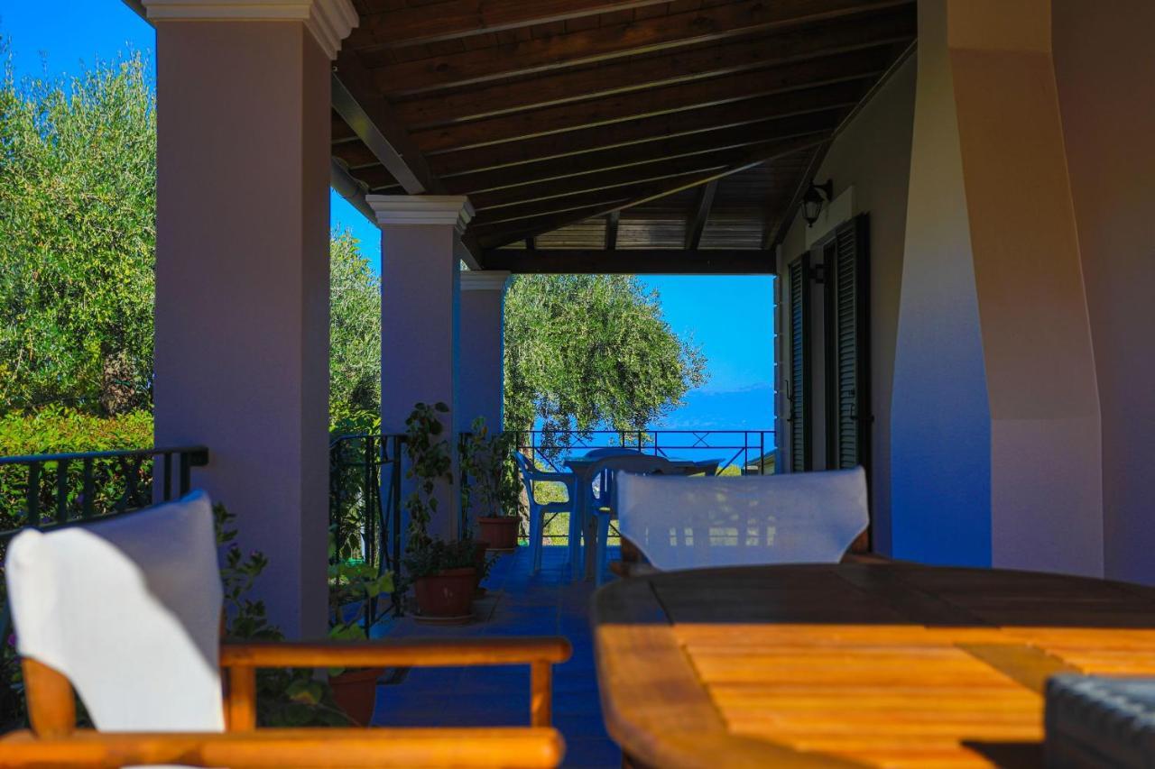 Villa Chrisdina Nymfai エクステリア 写真