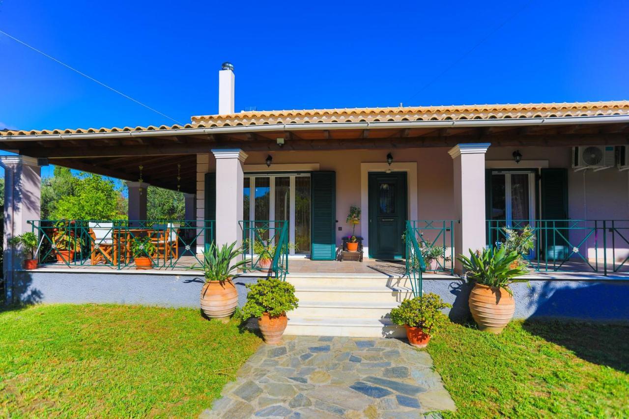 Villa Chrisdina Nymfai エクステリア 写真