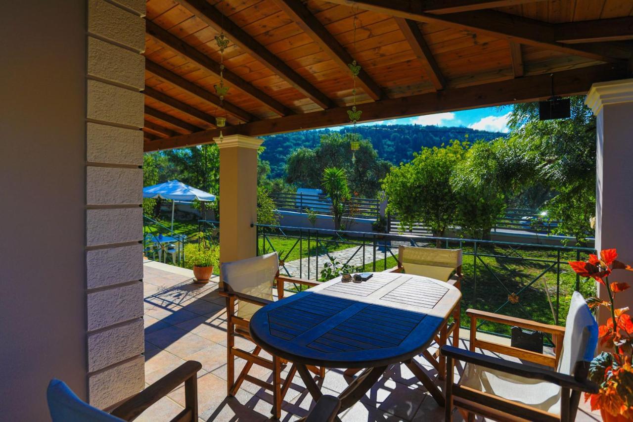 Villa Chrisdina Nymfai エクステリア 写真