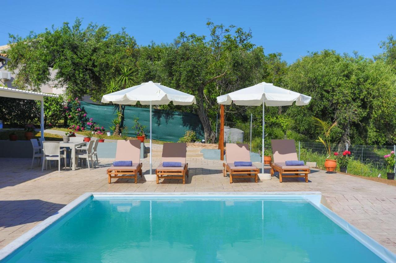 Villa Chrisdina Nymfai エクステリア 写真