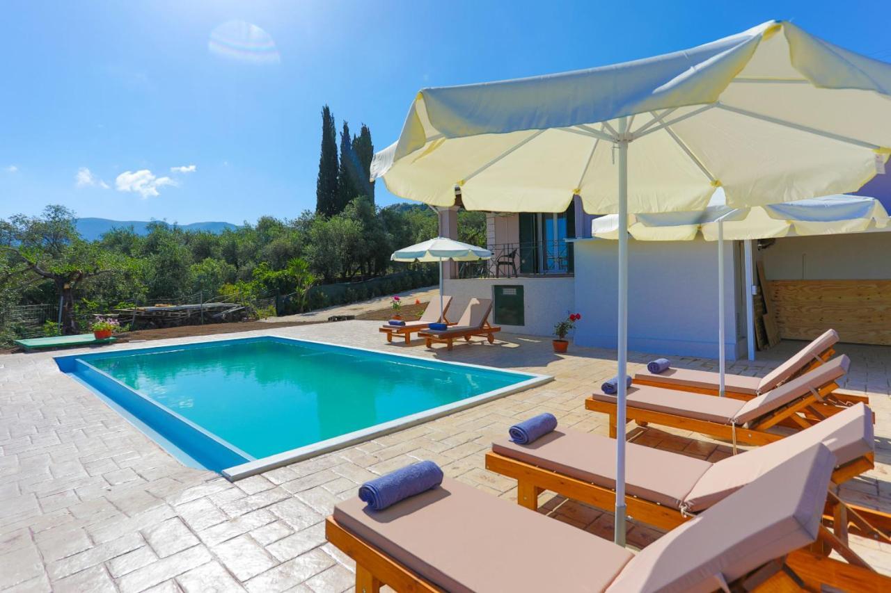 Villa Chrisdina Nymfai エクステリア 写真