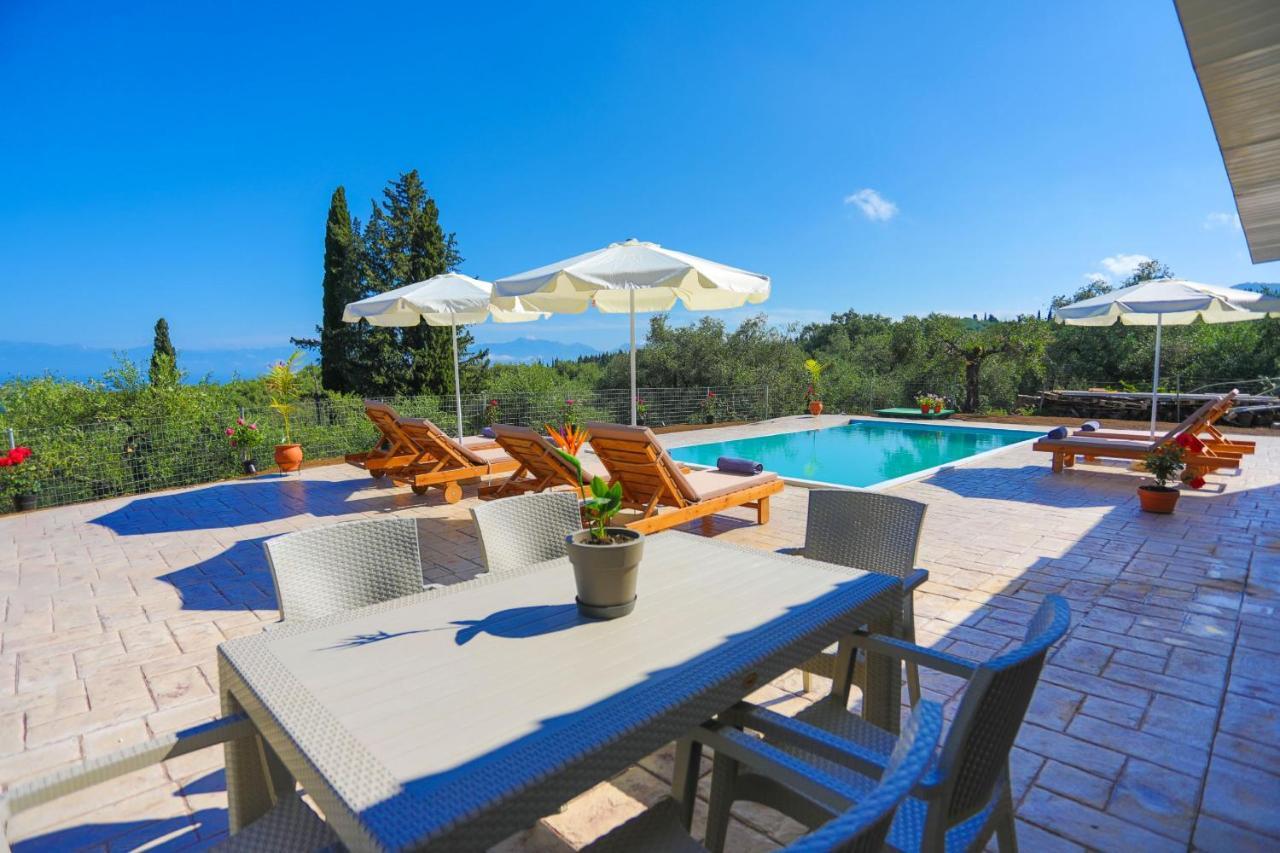 Villa Chrisdina Nymfai エクステリア 写真